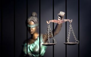 can a convicted felon get custody of a child?